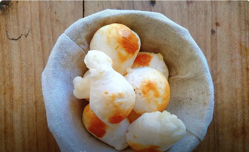 PÃO DE QUEIJO COM CREME DE LEITE